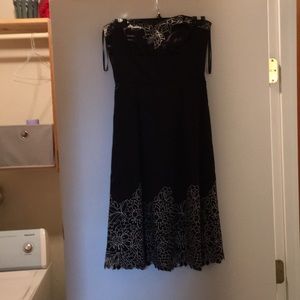 White House/Black Market Strapless